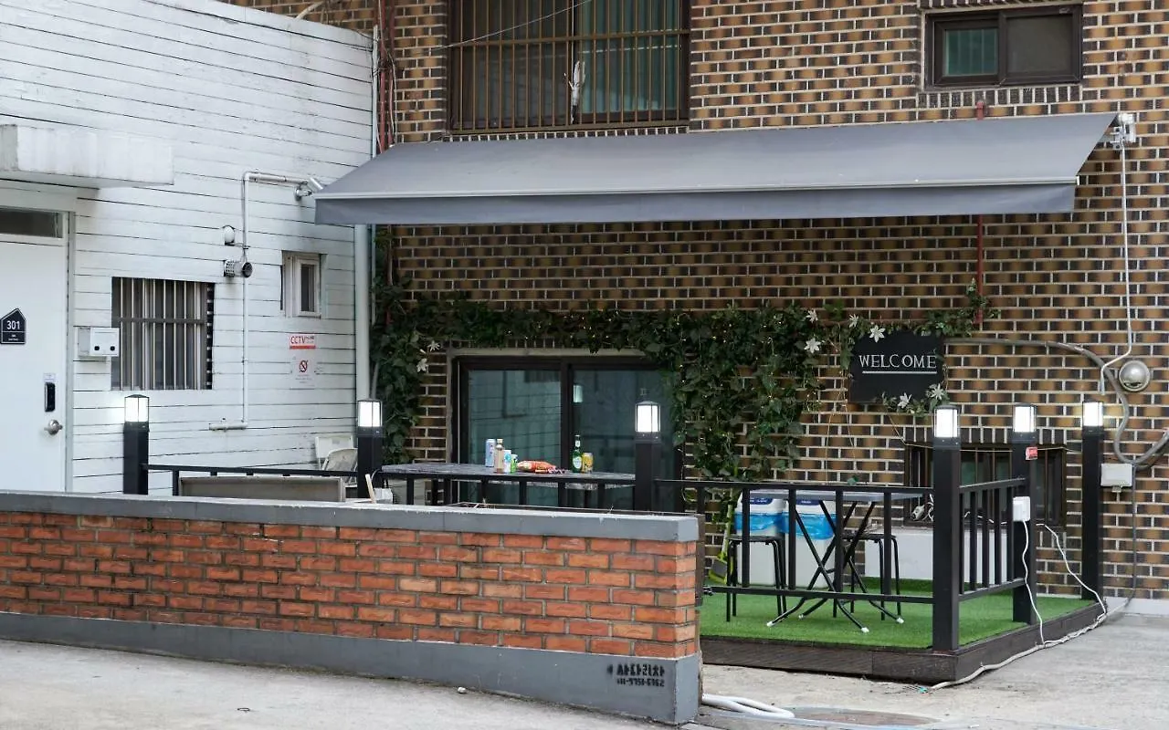 Jun Guesthouse 2*, Seoul South Korea